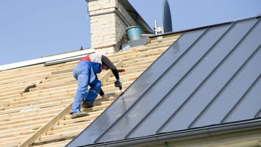 Metal Roofing Contractors-Quality Metal Roofing Crew of West Palm Beach