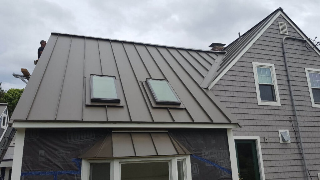 Metal Shingle Roof-Quality Metal Roofing Crew of West Palm Beach